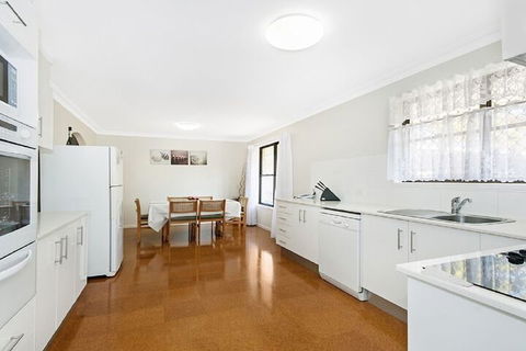 Hereford Court - Holiday Adelaide 7