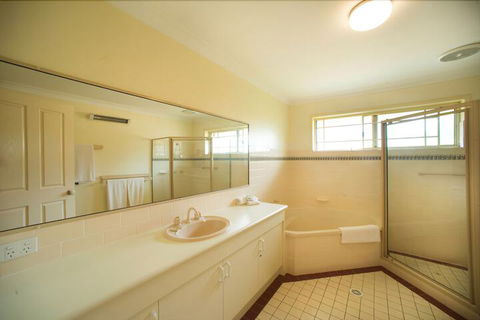 Birchgrove Apartments - Holiday Adelaide 5