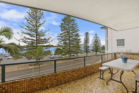 Caesars Palace 4 - Holiday Adelaide 6