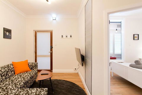 Boutique Central Apartment Vogue - Holiday Adelaide 6