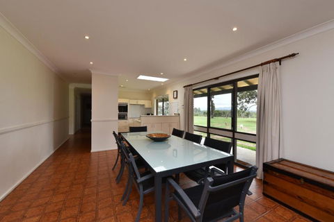 Nulkaba Escape Super Central Walk To Zoo Short Drive To Potters + Wineries - Holiday Adelaide 1