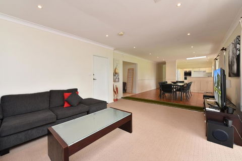 Nulkaba Escape Super Central Walk To Zoo Short Drive To Potters + Wineries - Holiday Adelaide 6