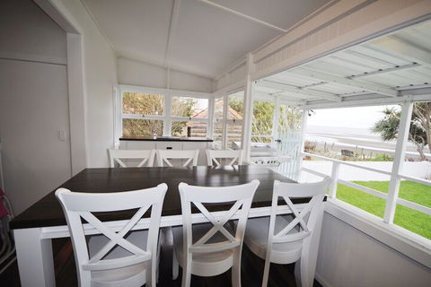 Golden Sands At Beachmere - Holiday Adelaide 6