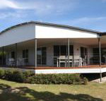 14 Zircon Street Centrally located family home with covered deck close to patrolled beach  shops - Holiday Adelaide