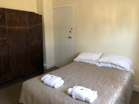 Commercial Hotel Morgan - Holiday Adelaide 2