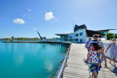 Yacht Club Villa 33 Serenity 4 Bedroom 4 Bathroom House Ocean Views 2 Buggies - Holiday Adelaide 4