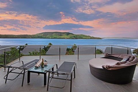 Yacht Club Villa 33 Serenity 4 Bedroom 4 Bathroom House Ocean Views 2 Buggies - Holiday Adelaide 3