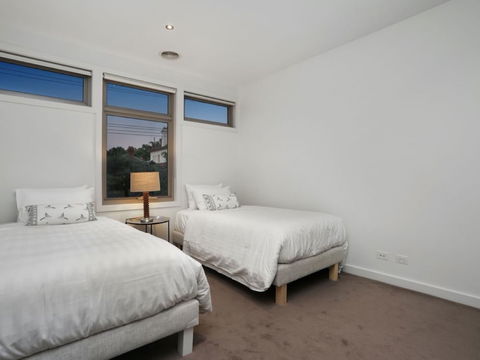 Kew Luxurious Townhouse - Holiday Adelaide 3