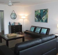 Charming Beach House - Holiday Adelaide
