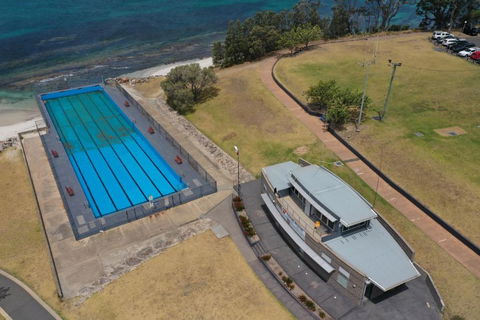 JUST 4 YOU! Amazing Sea Views WIFI Fullly Air Conditioned King Bed - Holiday Adelaide 4