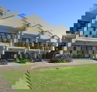 Elsinor Townhouse 4 Mulwala - Holiday Adelaide