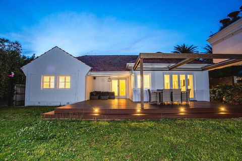 Ultimate Sandringham Beach Front Luxury House - Holiday Adelaide 1