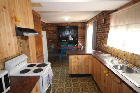 1 / 2 Brunswick Avenue - Holiday Adelaide 6