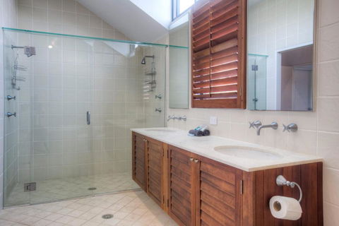 Coffs Jetty Beach House - Holiday Adelaide 4