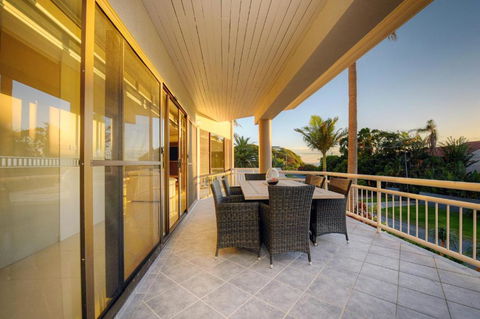 BEACHSIDE MANOR Walk To The Beach - Holiday Adelaide 2
