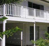 Wonky Pine Beach House NARRWALLEE 4 bedroom - Holiday Adelaide