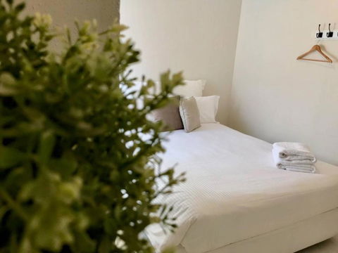 YSG The Edward Townhouse 153 Walk To Town - Holiday Adelaide 6