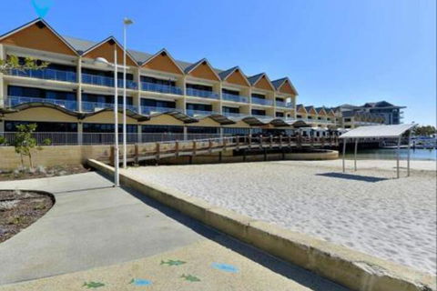 Oceanic Apartment - Holiday Adelaide 3