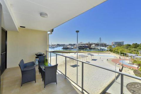 Oceanic Apartment - Holiday Adelaide 4