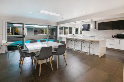 Chunar Lodge - Holiday Adelaide 6