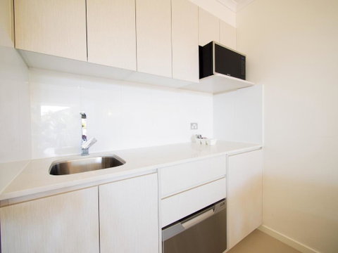 Apartments At 2 Landsborough - Holiday Adelaide 5