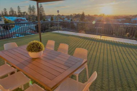 Henley Beach South Amazing Views Huge Private Balcony! - Holiday Adelaide 0