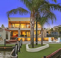 Lang Street Luxury Retreat Mulwala - Holiday Adelaide