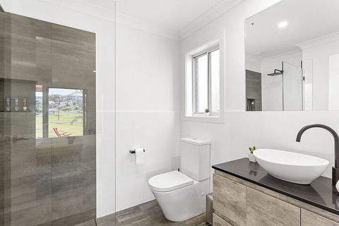 Dolphin Studio Apartment 1a Ocean Street - Holiday Adelaide 7