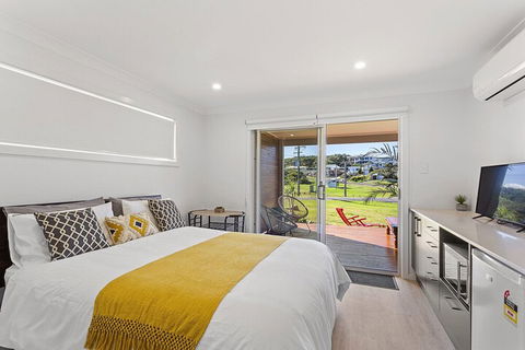 Dolphin Studio Apartment 1a Ocean Street - Holiday Adelaide 5