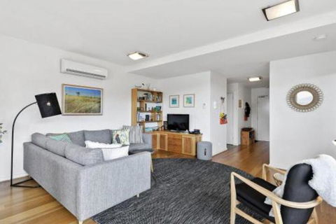 POINT GREY APARTMENT ONE VIEWPOINT - Holiday Adelaide 2