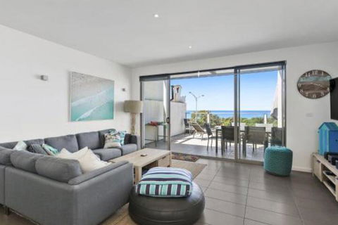 WATERFRONT SEVEN In The Heart Of Lorne - Holiday Adelaide 5