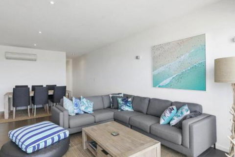 WATERFRONT SEVEN In The Heart Of Lorne - Holiday Adelaide 7