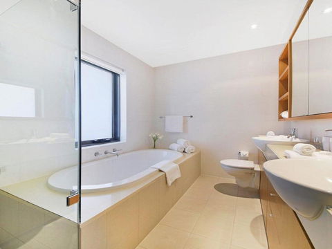 Arum 4 Heritage Park Contemporary & Timeless - Holiday Adelaide 2