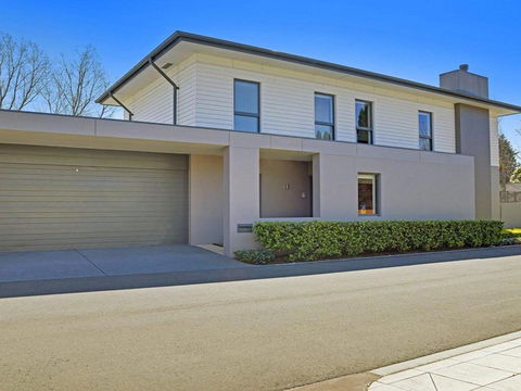 Arum 4 Heritage Park Contemporary & Timeless - Holiday Adelaide 7