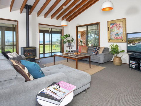 Beach House On Jones Beach Kiama Accommodation - Holiday Adelaide 4