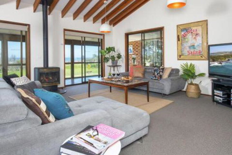 Beach House On Jones Beach Kiama Accommodation - Holiday Adelaide 0