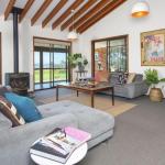 Beach House On Jones Beach Kiama Accommodation - Holiday Adelaide 1