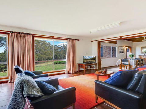 Captains Lookout Elevated Ocean Views Rural Stay - Holiday Adelaide 3