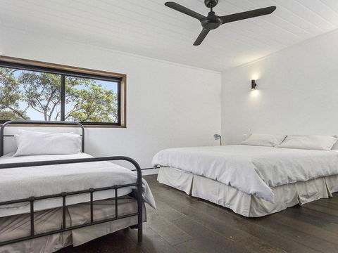 Horizons At Currarong Architecturally Designed Beach House - Holiday Adelaide 6