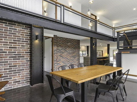 Horizons At Currarong Architecturally Designed Beach House - Holiday Adelaide 3