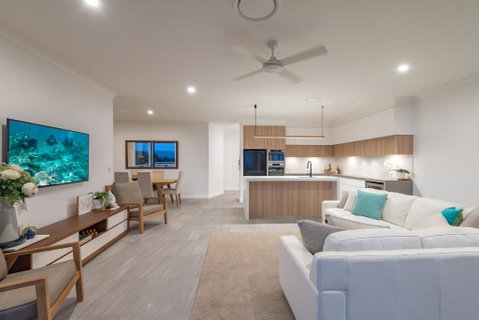 Penthouse Luxe Sunrise Beach - Holiday Adelaide 1