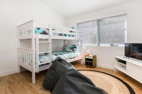 PALM COURT RETREAT MORNINGTON - Holiday Adelaide 3