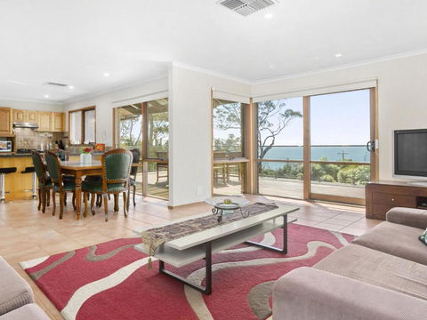 VIEWS At MCCRAE..... - Holiday Adelaide 1