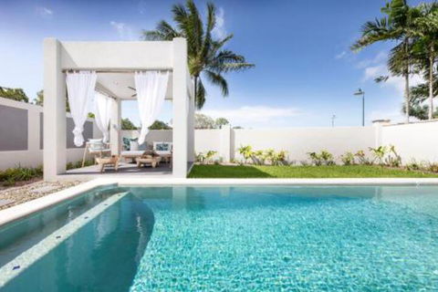 WINDFALL In PALM COVE - Holiday Adelaide 0
