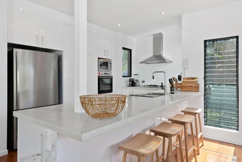 Holiday Hideaway Sunshine Beach - Holiday Adelaide 1