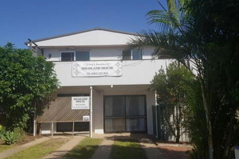 Highland House - Holiday Adelaide 0