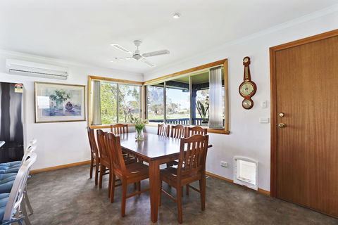 Yarragon 4 Bedroom House In Gippsland - Holiday Adelaide 6