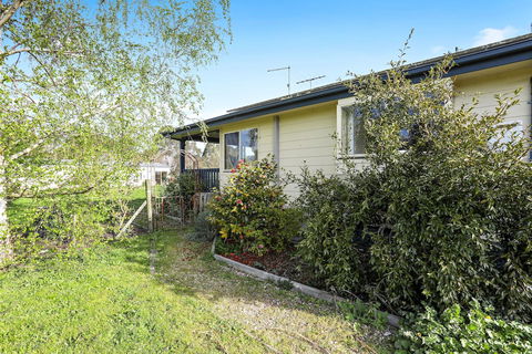 Yarragon 4 Bedroom House In Gippsland - Holiday Adelaide 1