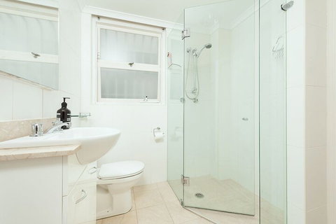 Harbour Front Single Level Apartment - Holiday Adelaide 2