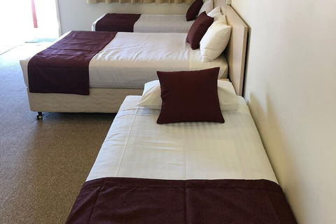 Overlander Motor Lodge - Holiday Adelaide 6